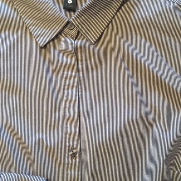 EUC Worthington blue and white pinstripe blouse - Picture 3 of 13